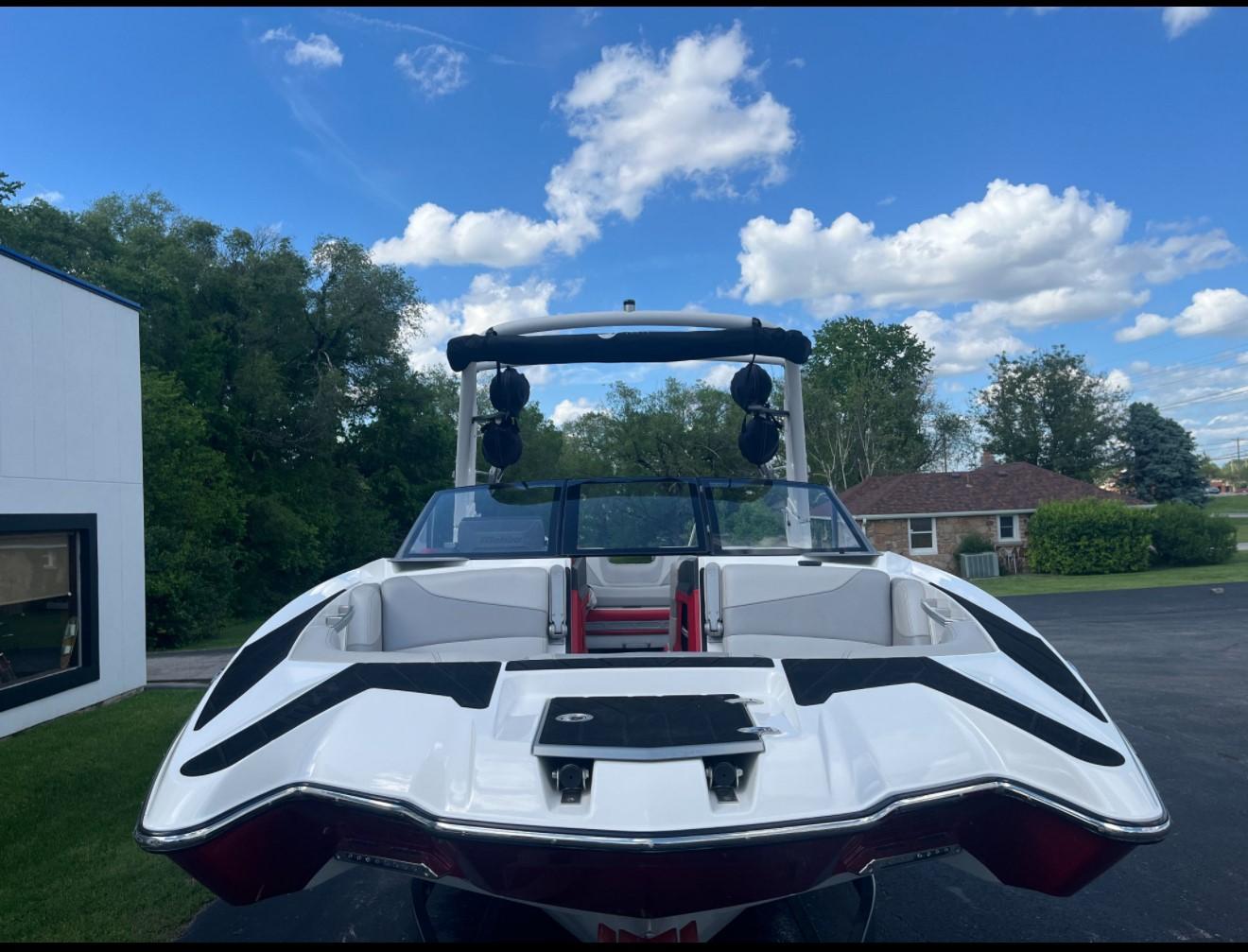 2018 Malibu Wakesetter 24MXZ – LOADED