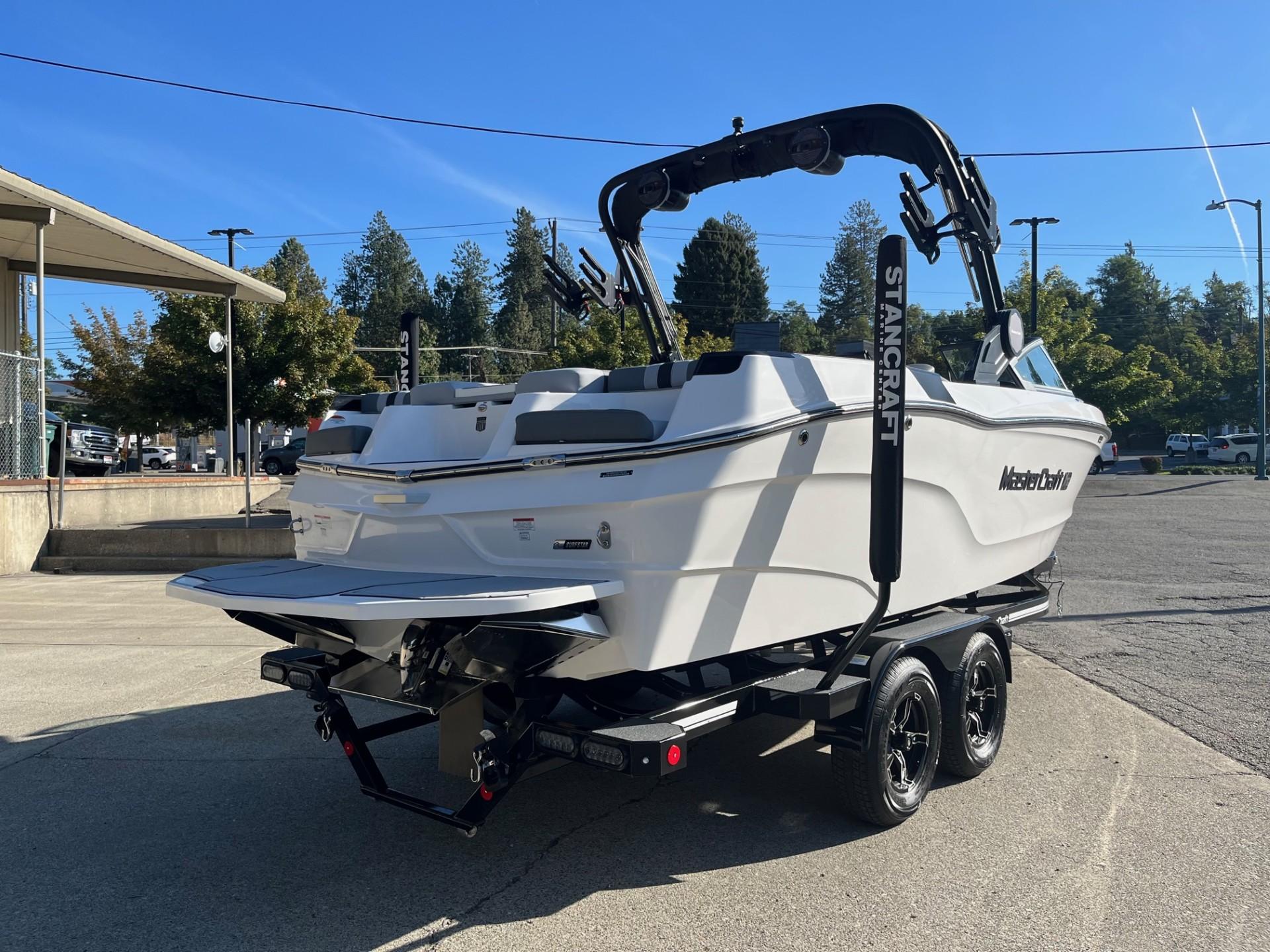 2024 MasterCraft XT23