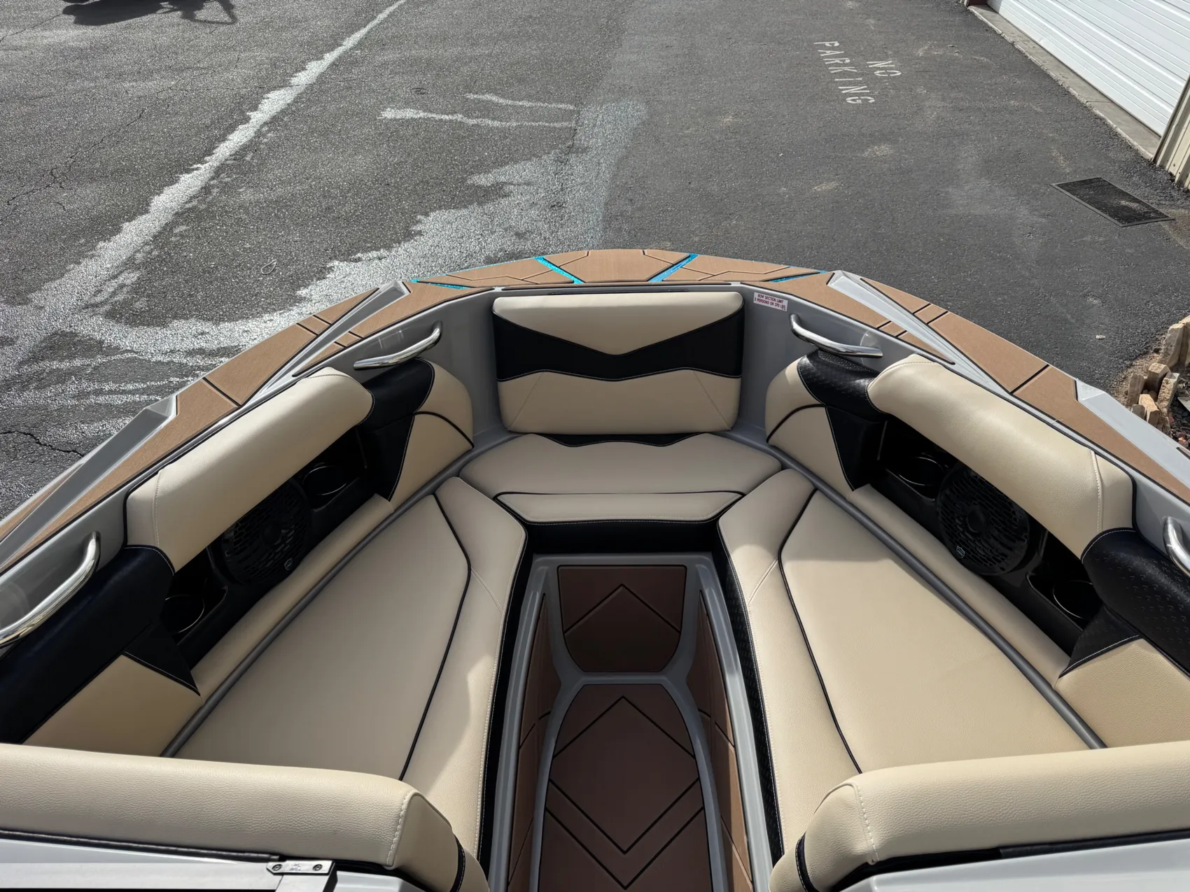 2025 Supreme S220