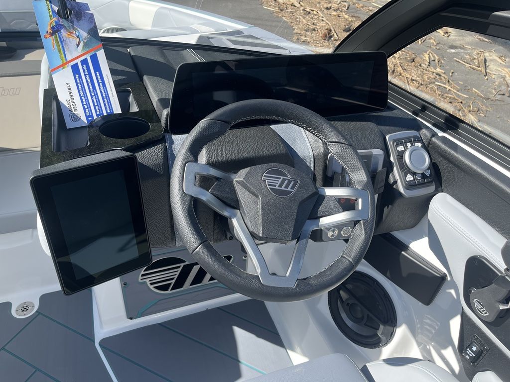 2025 Malibu Boats 23 LSV