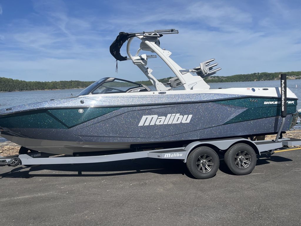 2025 Malibu Boats 23 LSV
