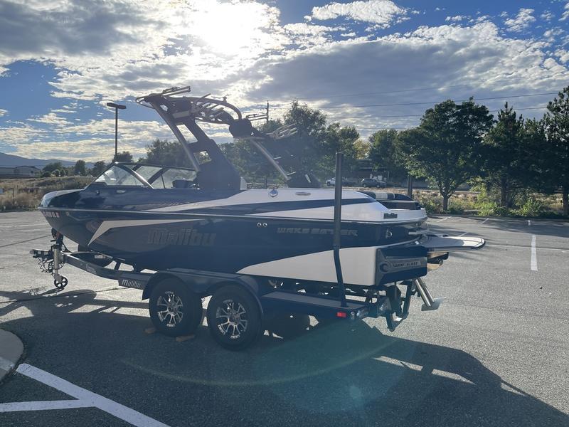 2017 Malibu 21 VLX