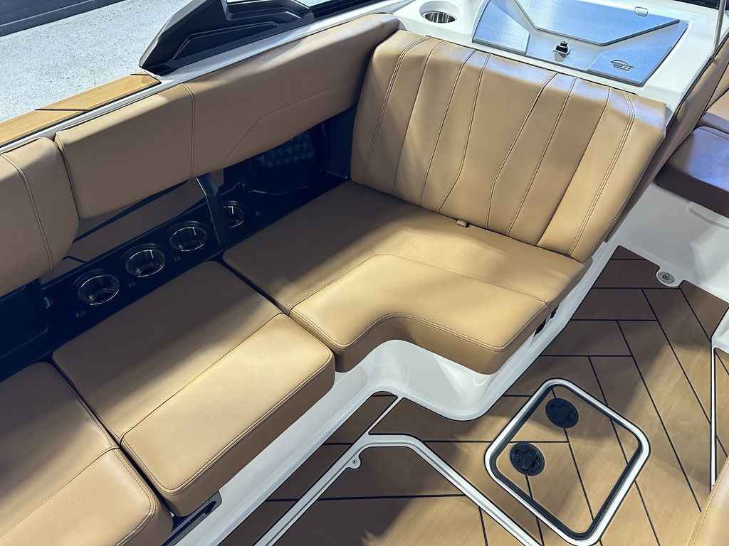 2024 Malibu 22 LSV