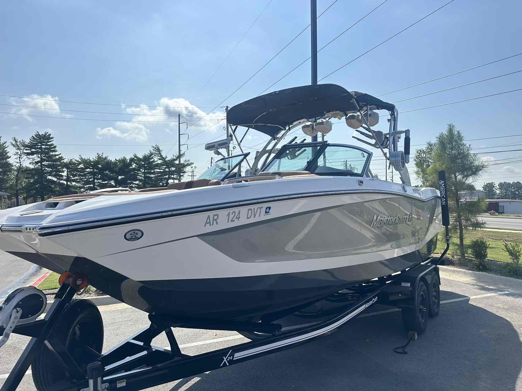 2021 MasterCraft X24