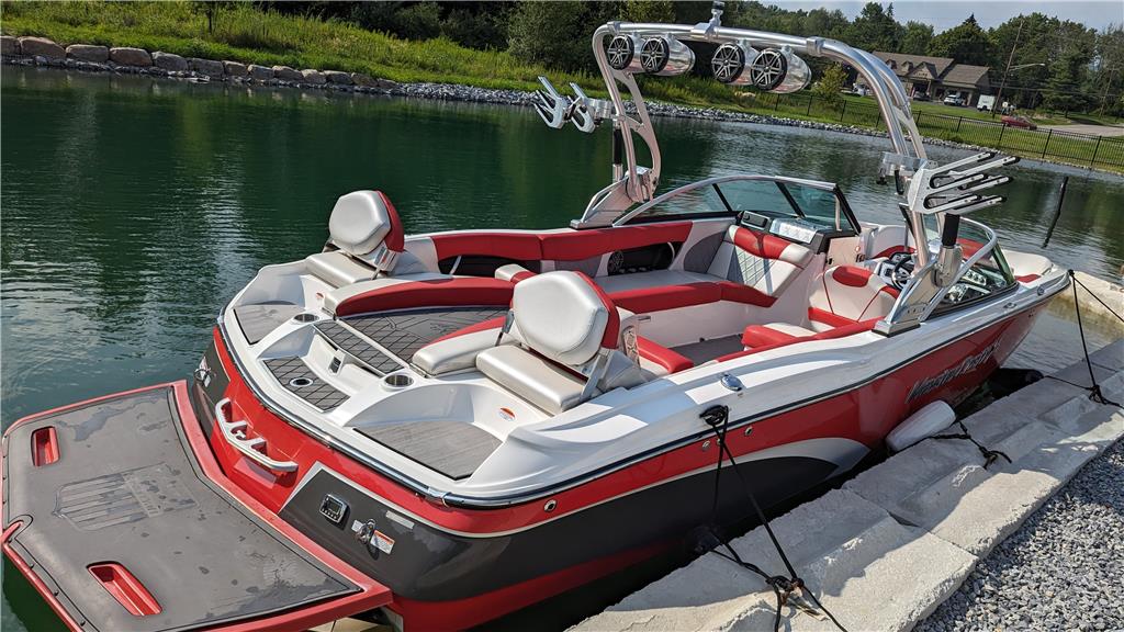 2014 MasterCraft X46- 6.2L w/ Trailer