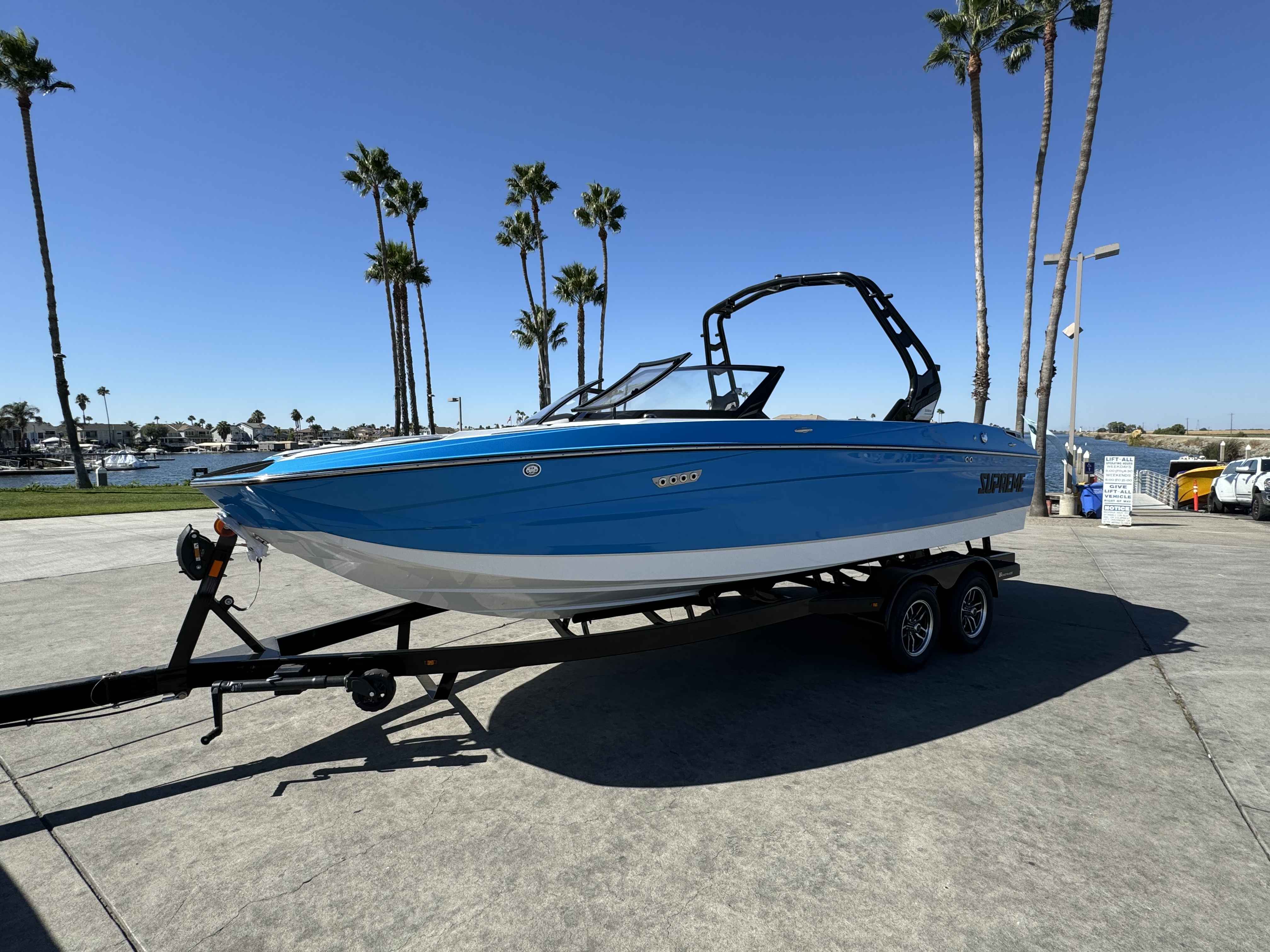 2025 Supreme S220