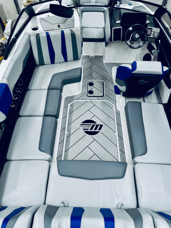 2023 Malibu 22 LSV