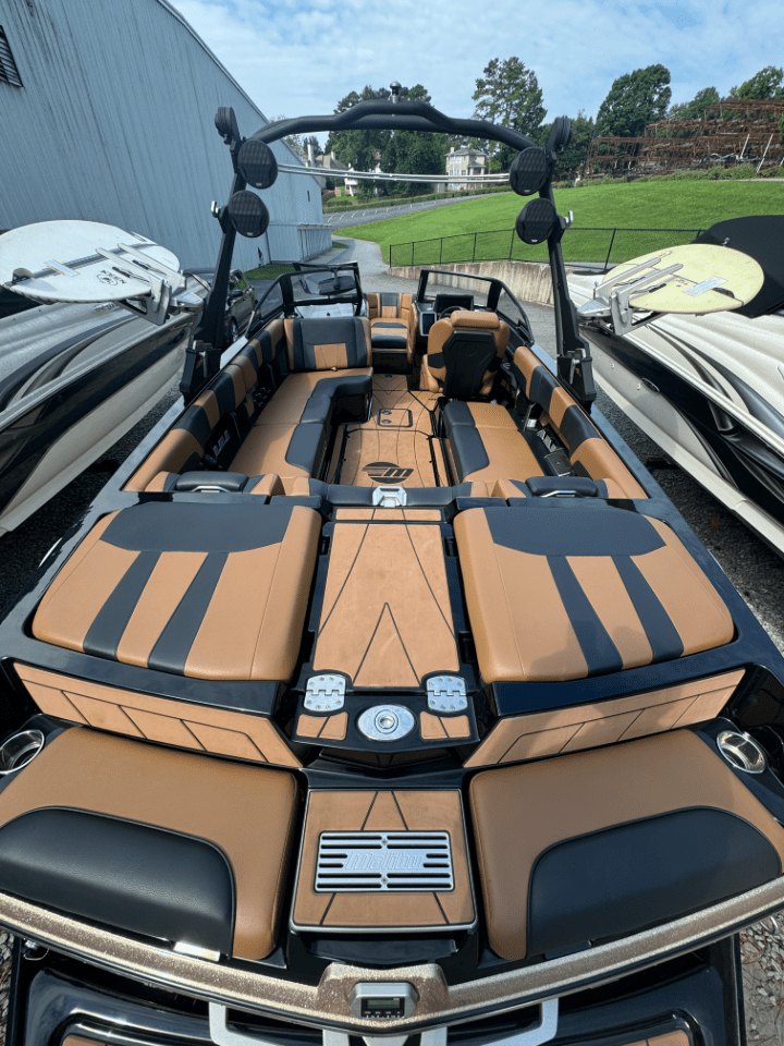 2022 Malibu 23 LSV M6DI 140 Hrs!