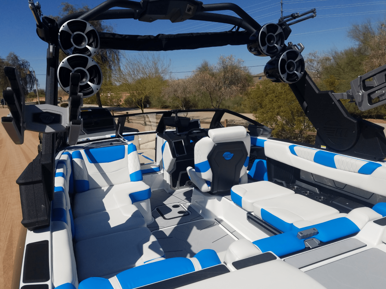 Malibu M220 2021