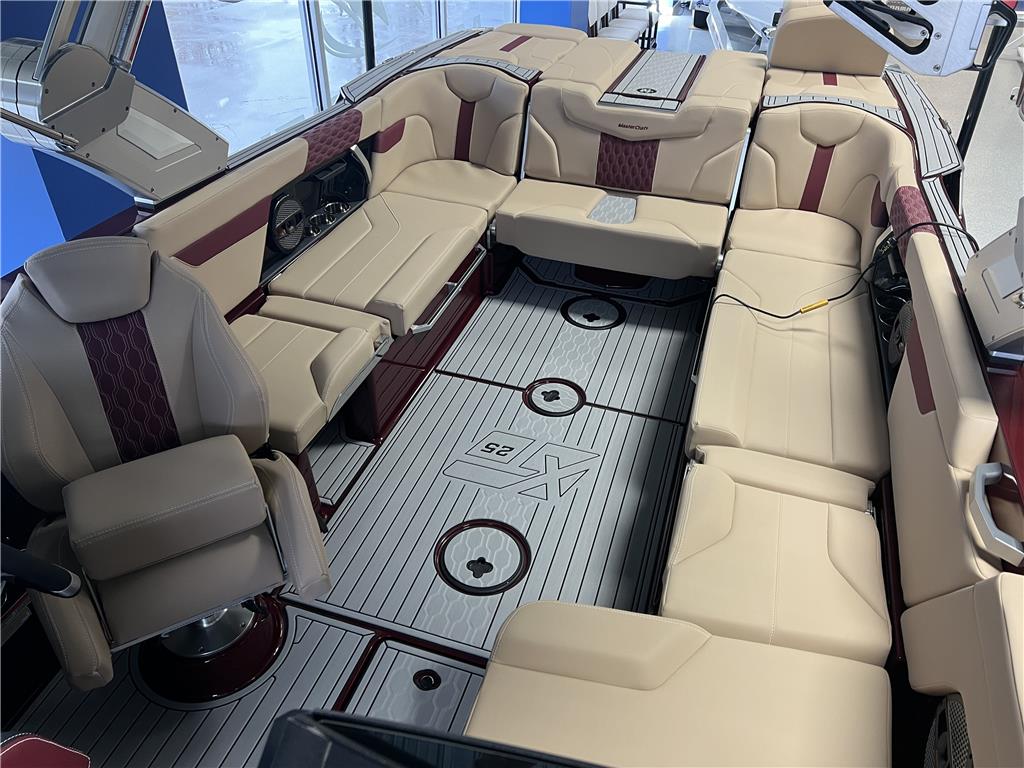 2024 MasterCraft XT25