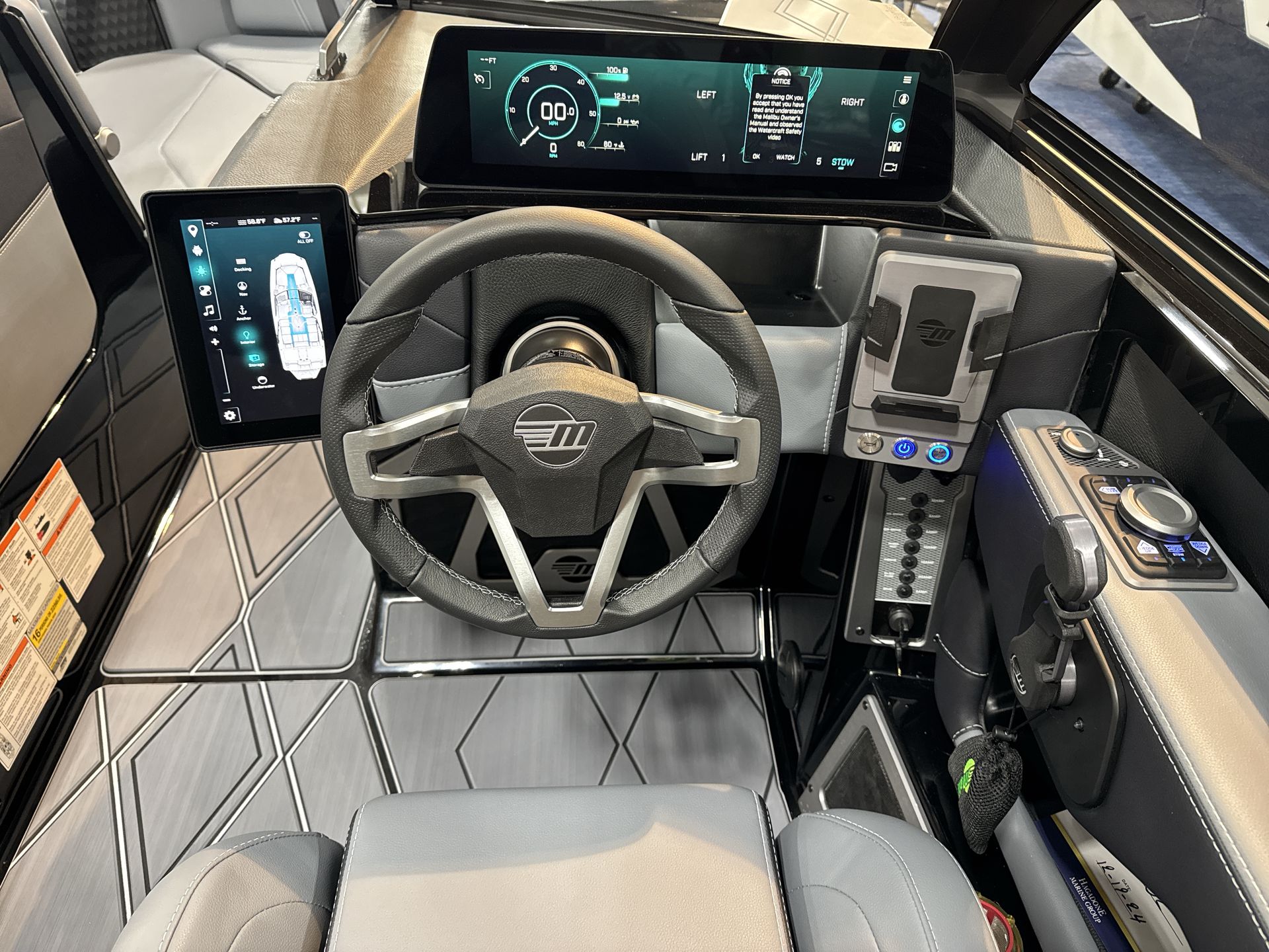 2025 Malibu M230