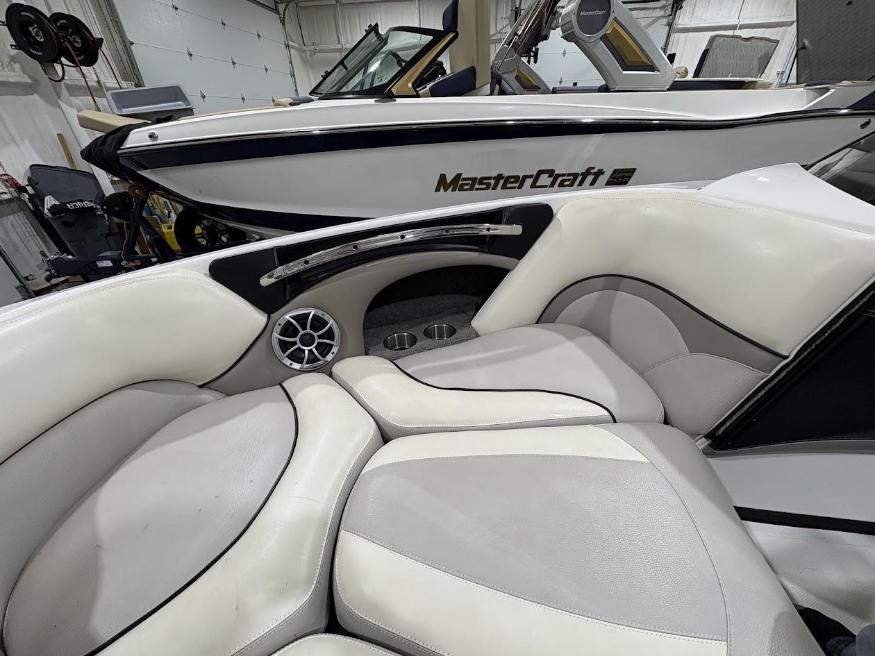 2011 Malibu 21 VLX