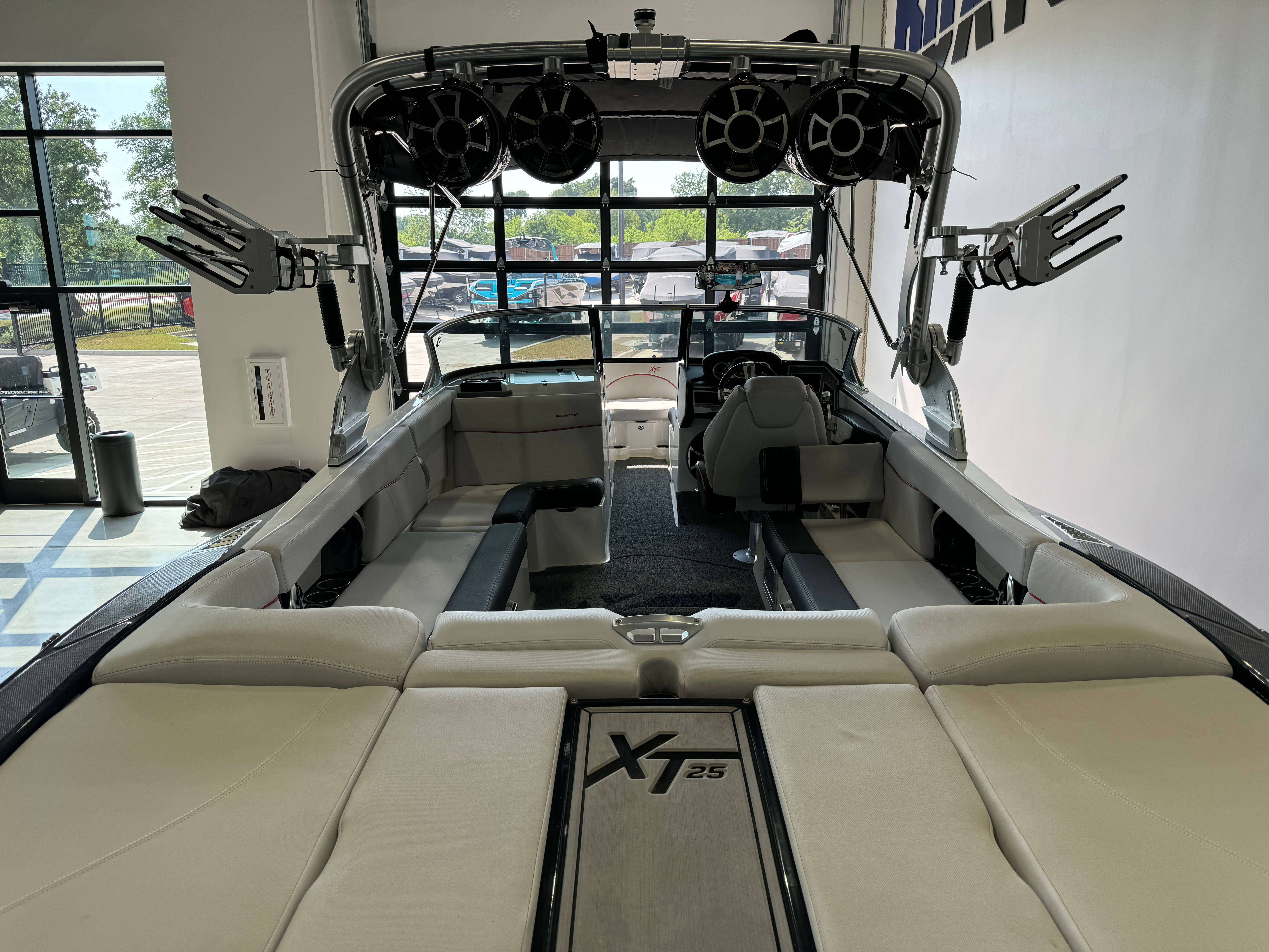 2019 MasterCraft XT25