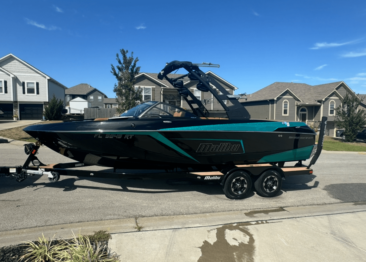 2019 Malibu 23 LSV