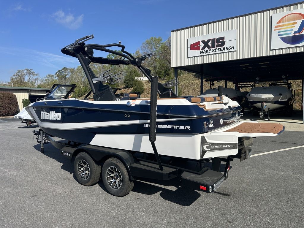 2023 Malibu Boats 21 LX