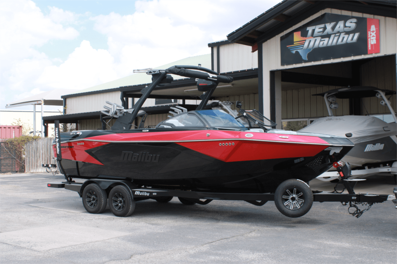 2025 Malibu 23 LSV