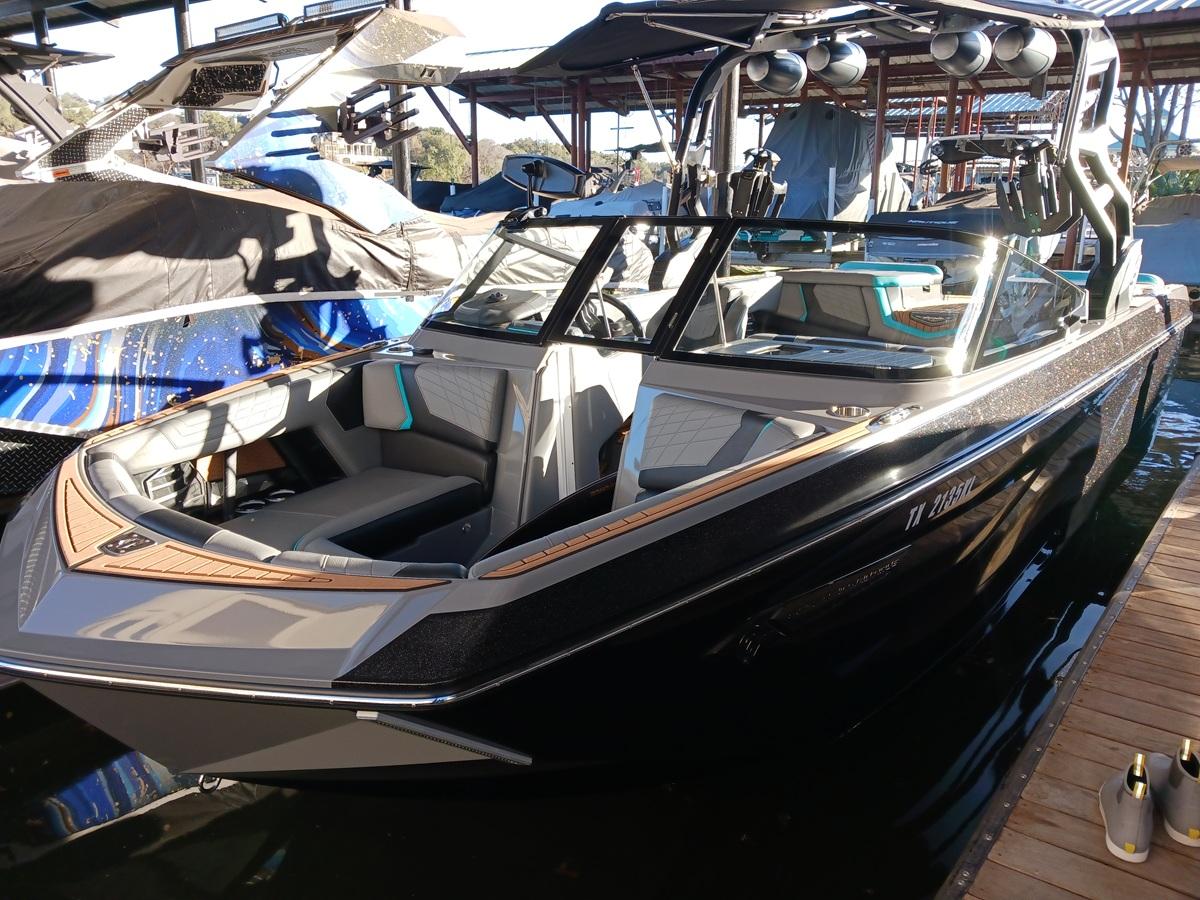 2021 G23 NAUTIQUE with thrusters