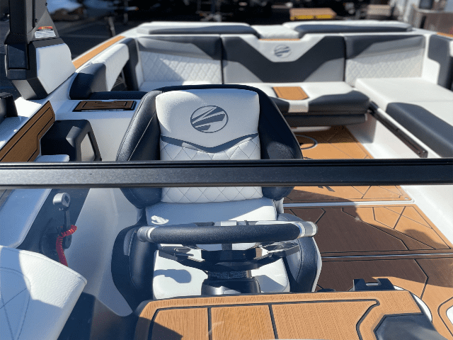 2024 TIGE Z3 23.5 foot wavemaker