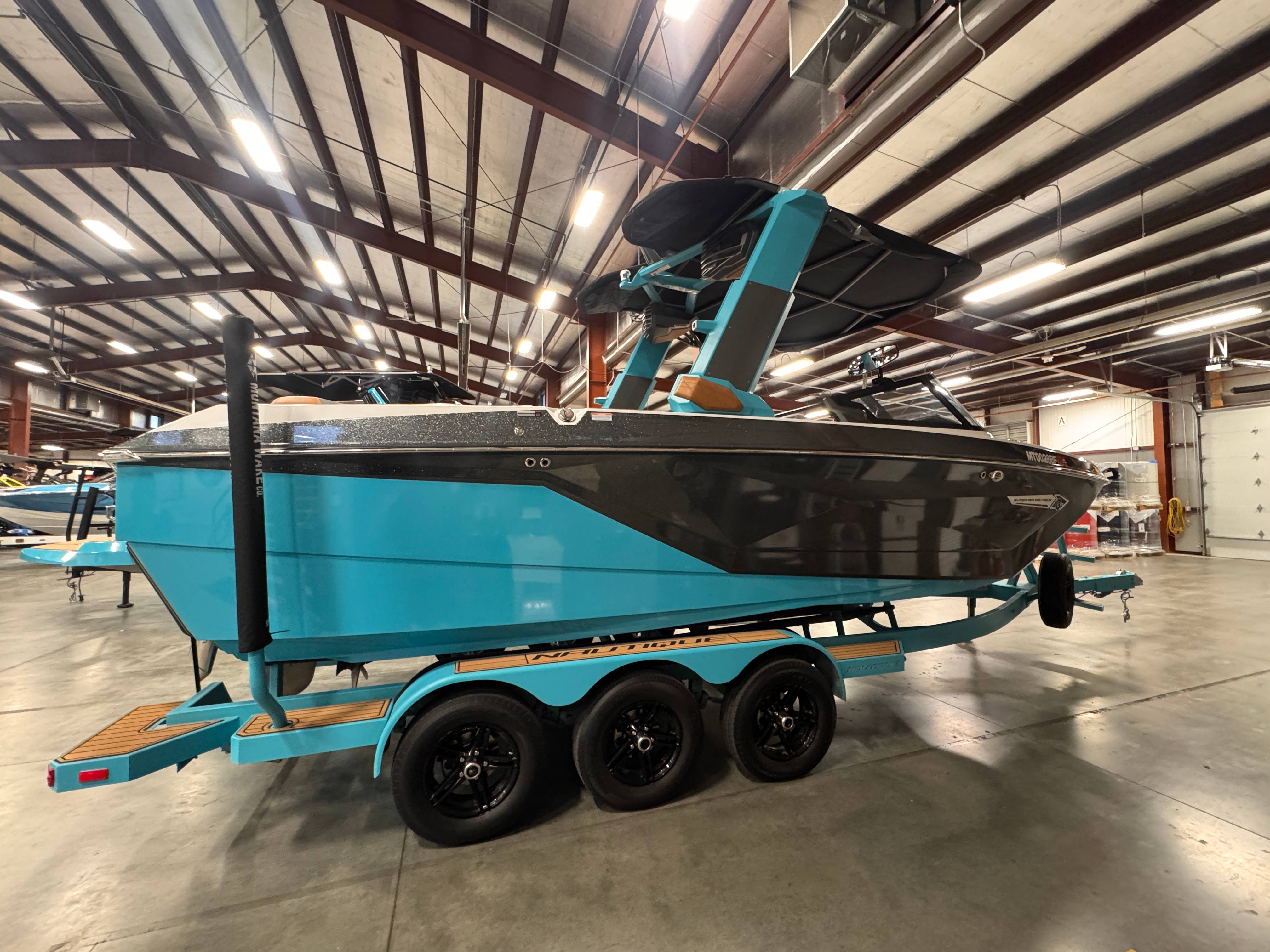 2022 Nautique G23
