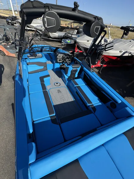 2025 Axis T235