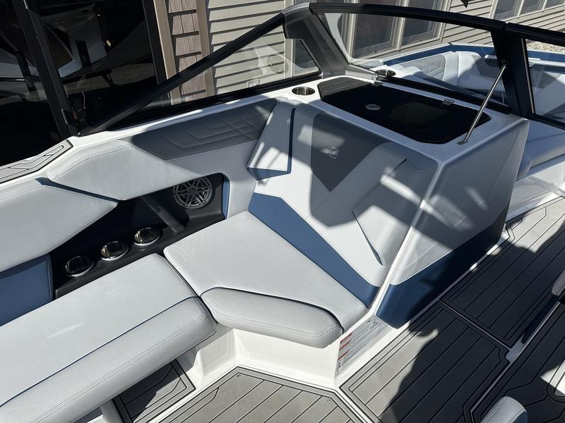 2022 Nautique S23