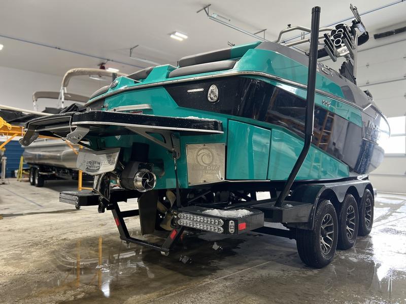 2021 Malibu Boats M240