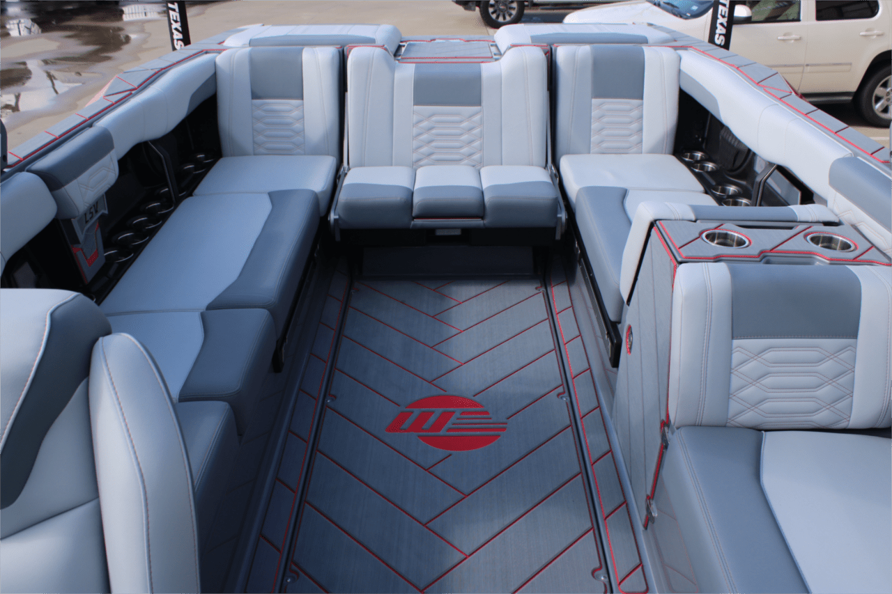 2025 Malibu 26 LSV