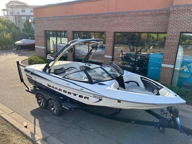 boat.Title