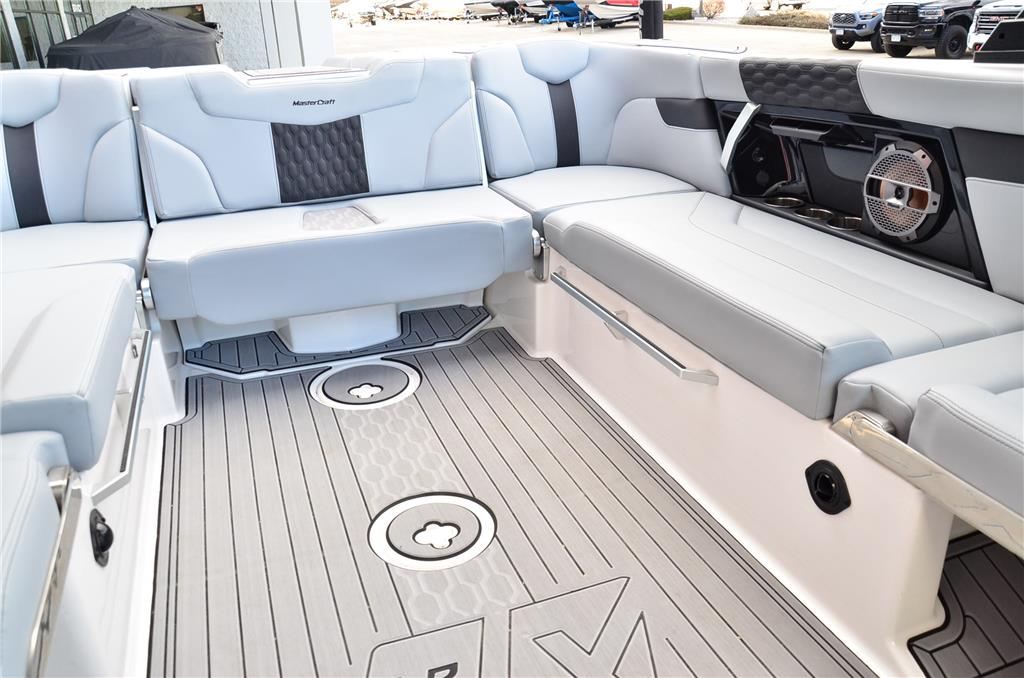 2022 MasterCraft XT24 -JUST 47 HOURS! Transferrable Warranty! LOADED!