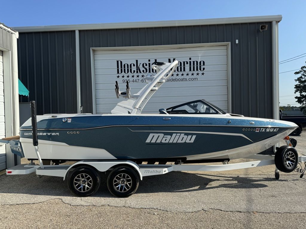 2022 malibu boats 23-LSV