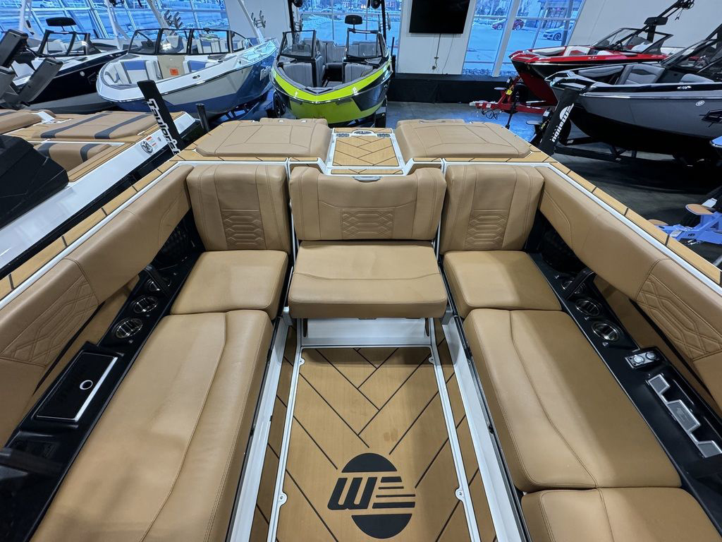 2024 Malibu 25 LSV