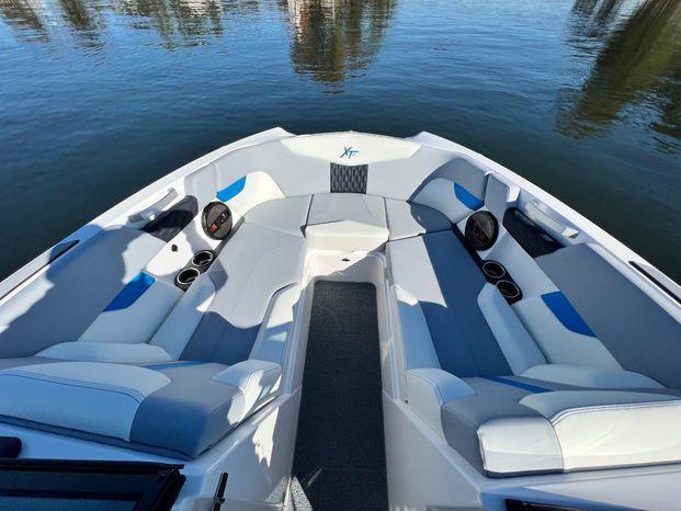 2024 MasterCraft XT24