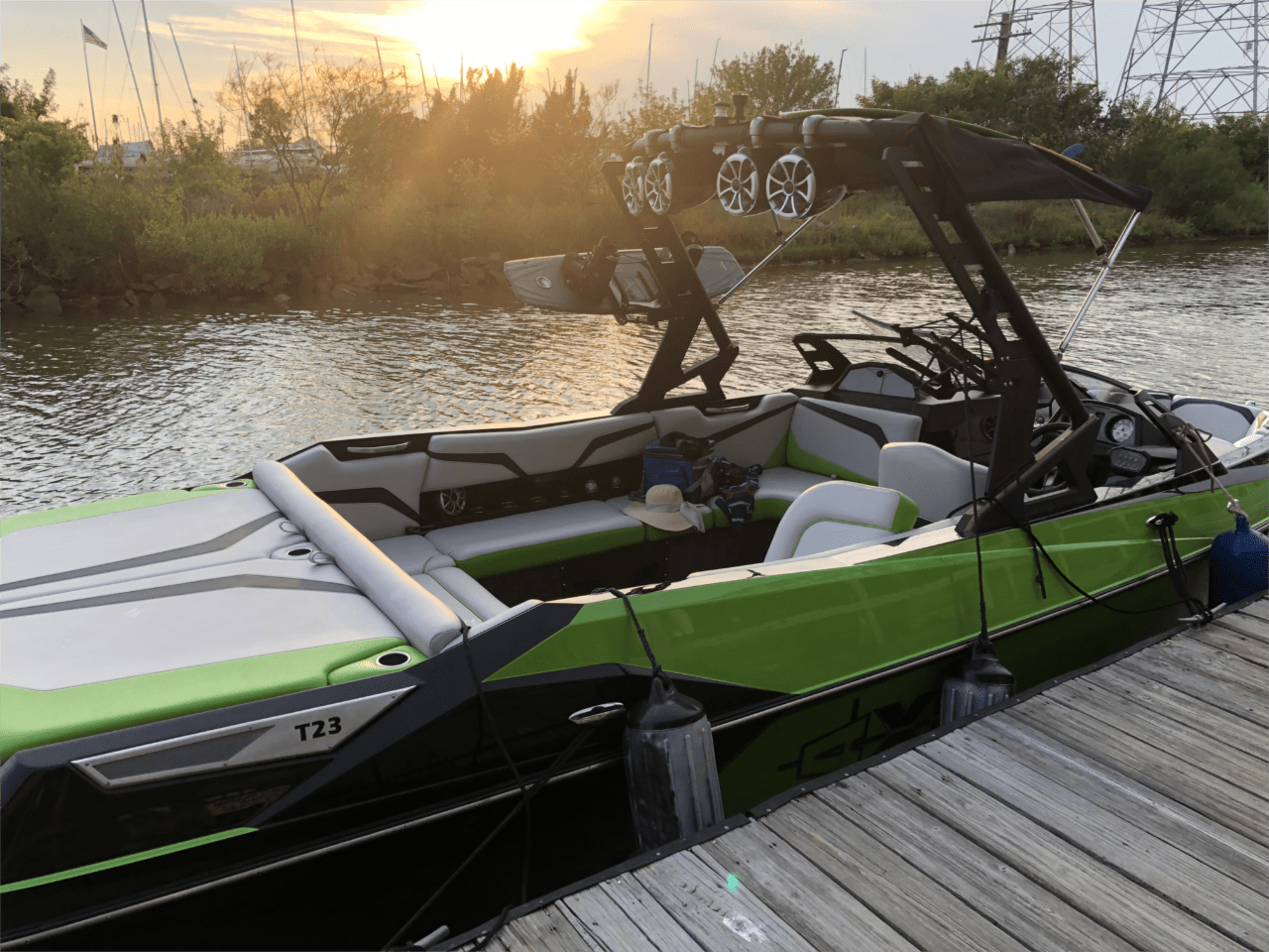 2018 Axis T23 – Very Good Condition – Fully Loaded for Surfing! – $69,995