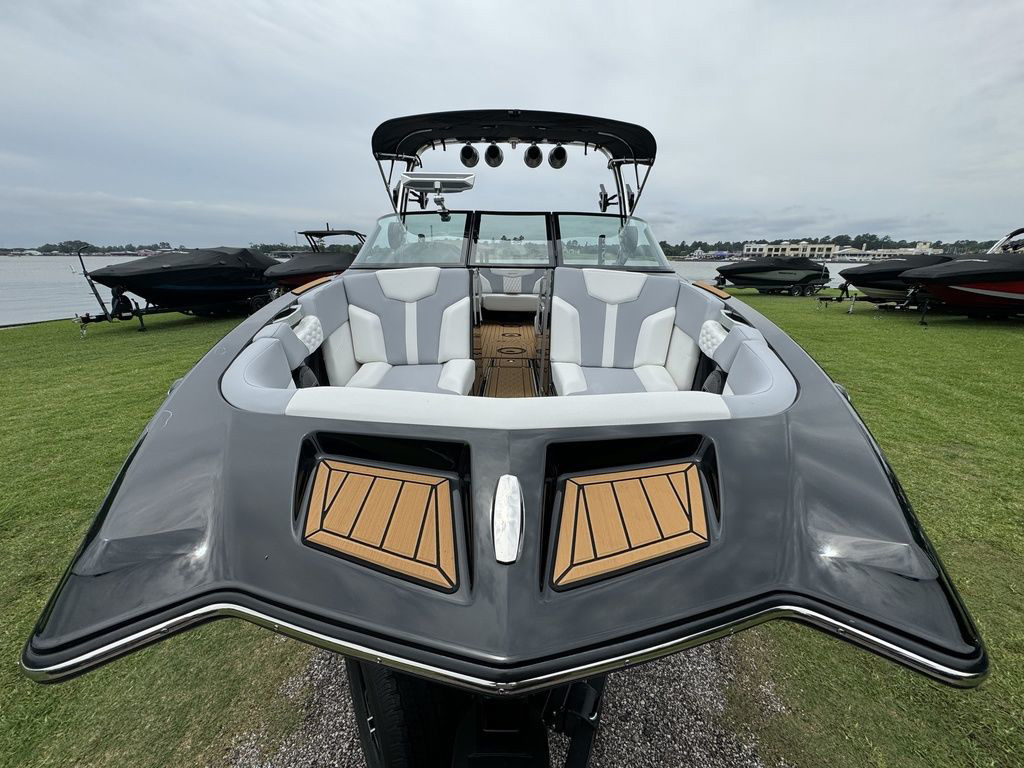 2024 MasterCraft XT24