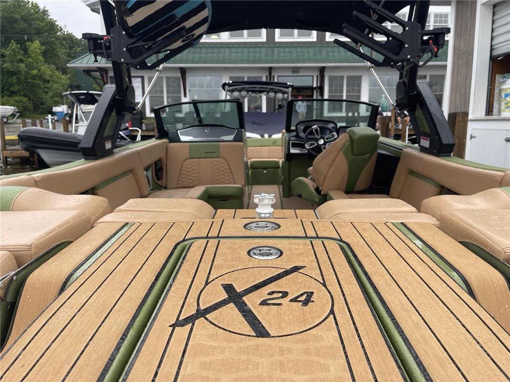 2023 MasterCraft X24