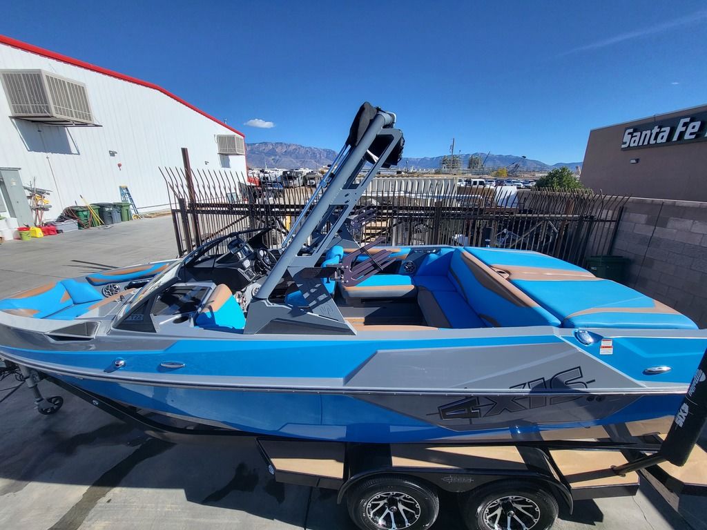2020 Axis Wake Research T22 Icon