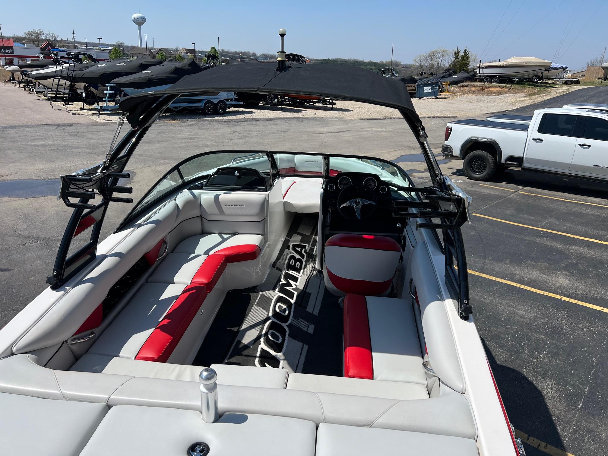 2013 MOOMBA MOJO 2.5 W/SURF SYSTEM AND XXL BALLAST SYSTEM PKG