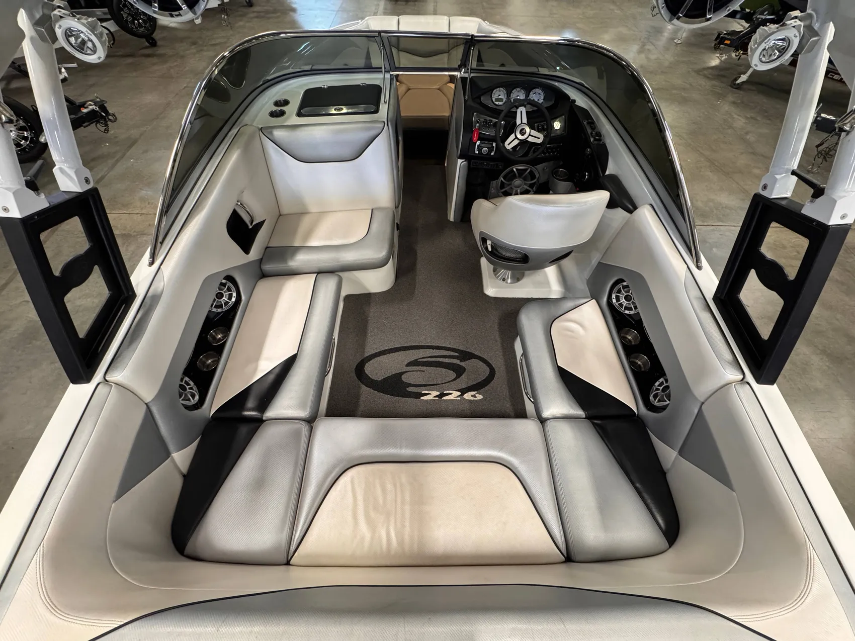 2015 SUPREME S226