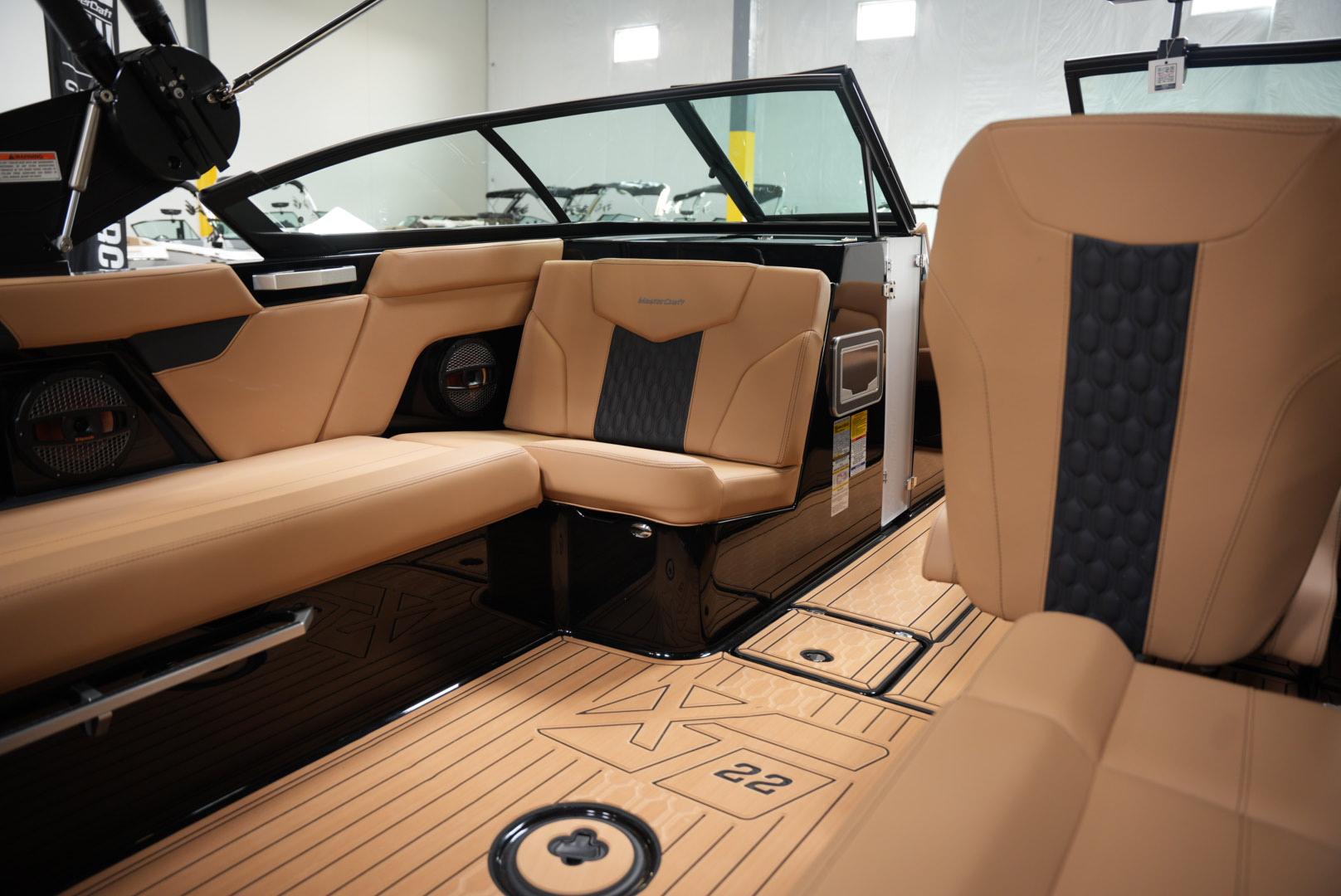 2025 MasterCraft XT22 – ALL NEW FEATURES!