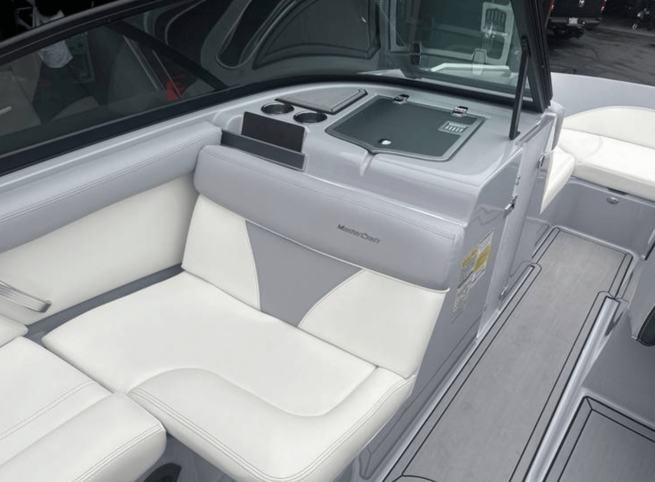 2022 MasterCraft XT20