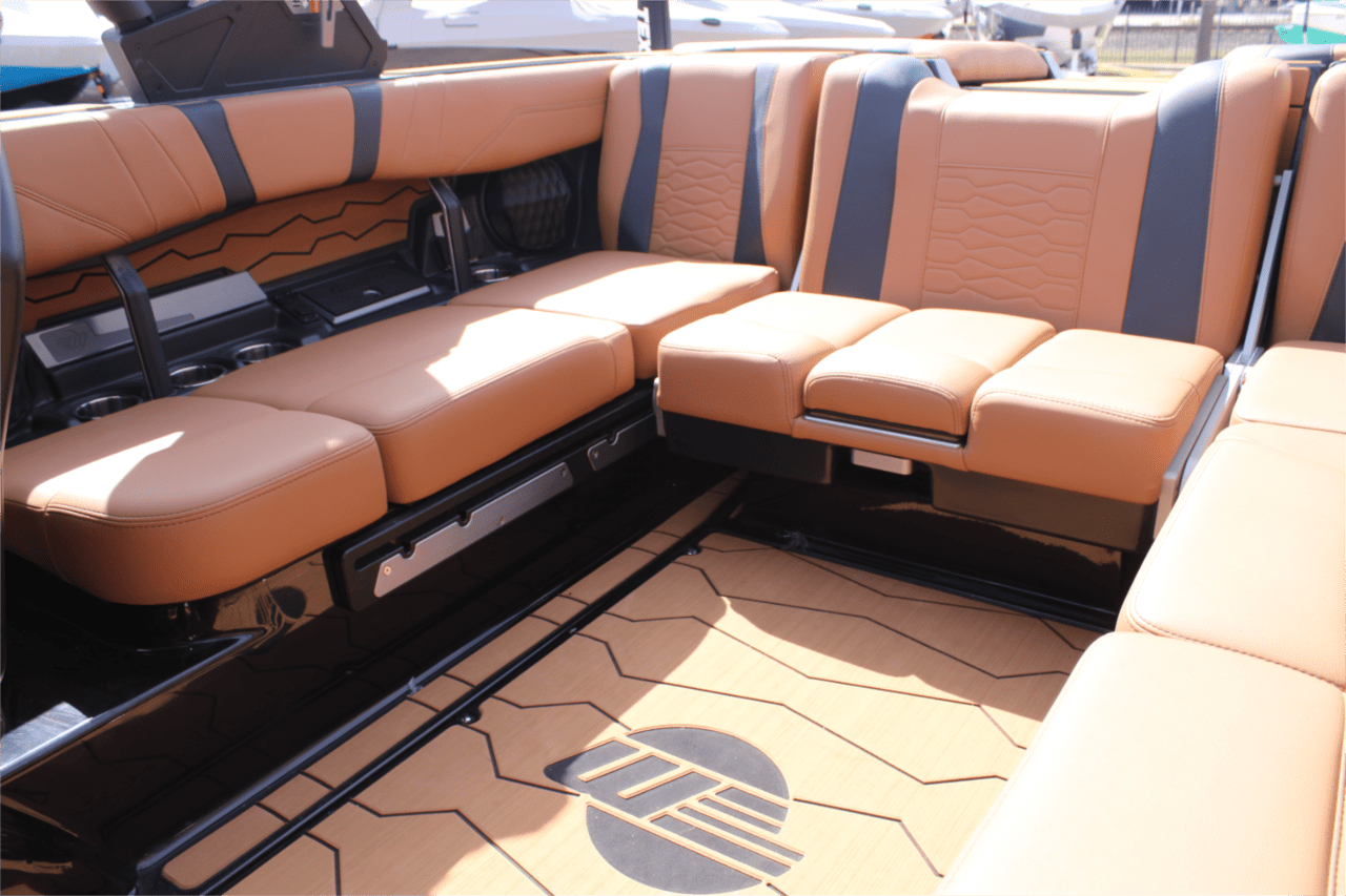 2025 Malibu 23 MXZ