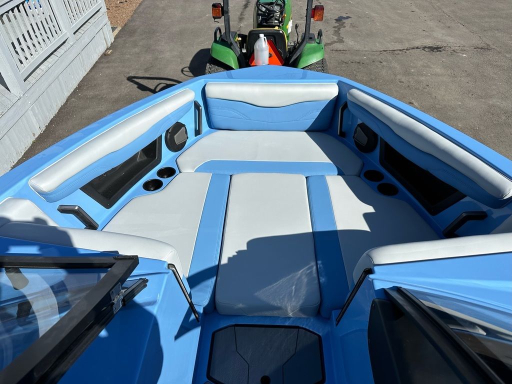 2025 Axis Wake Research T220
