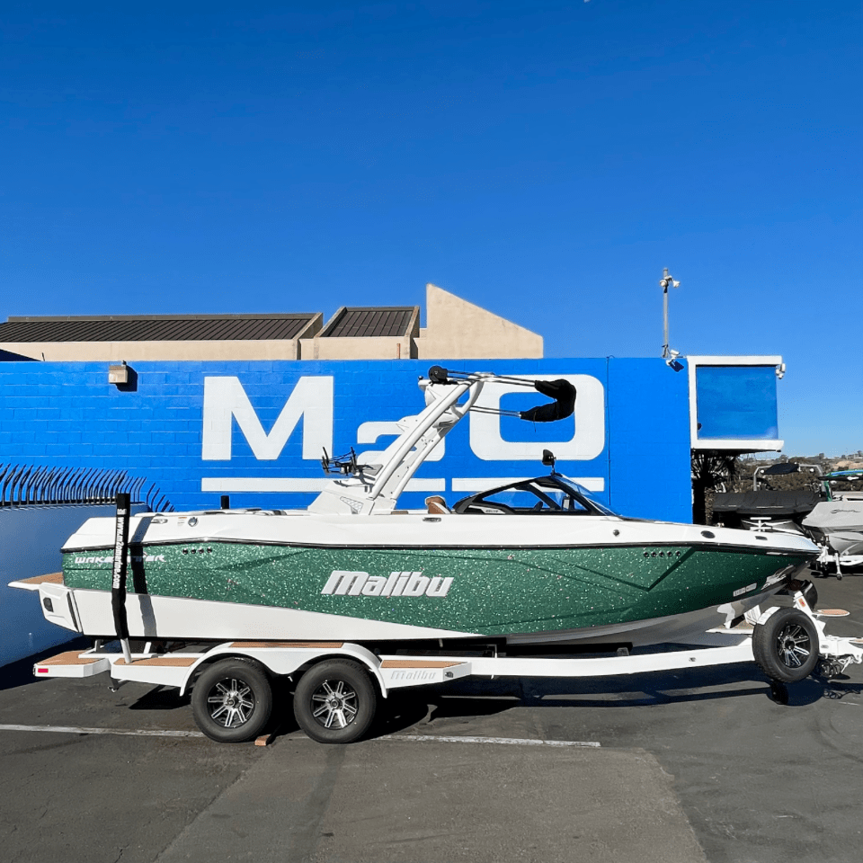 2024 Malibu 23 LSV