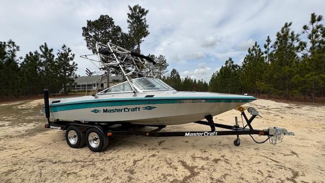 1991 MasterCraft Maristar 210
