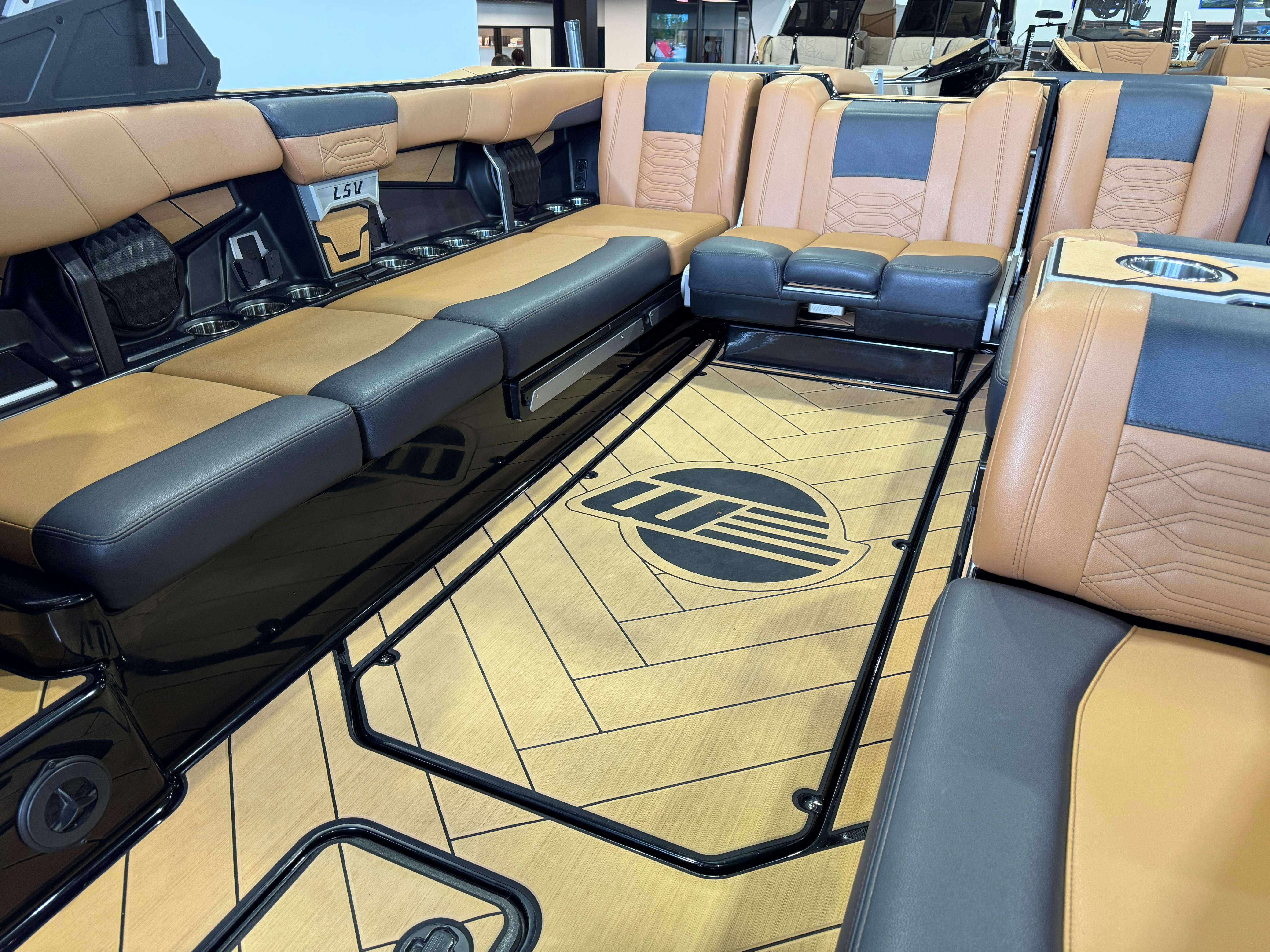 2023 Malibu Wakesetter 26 LSV