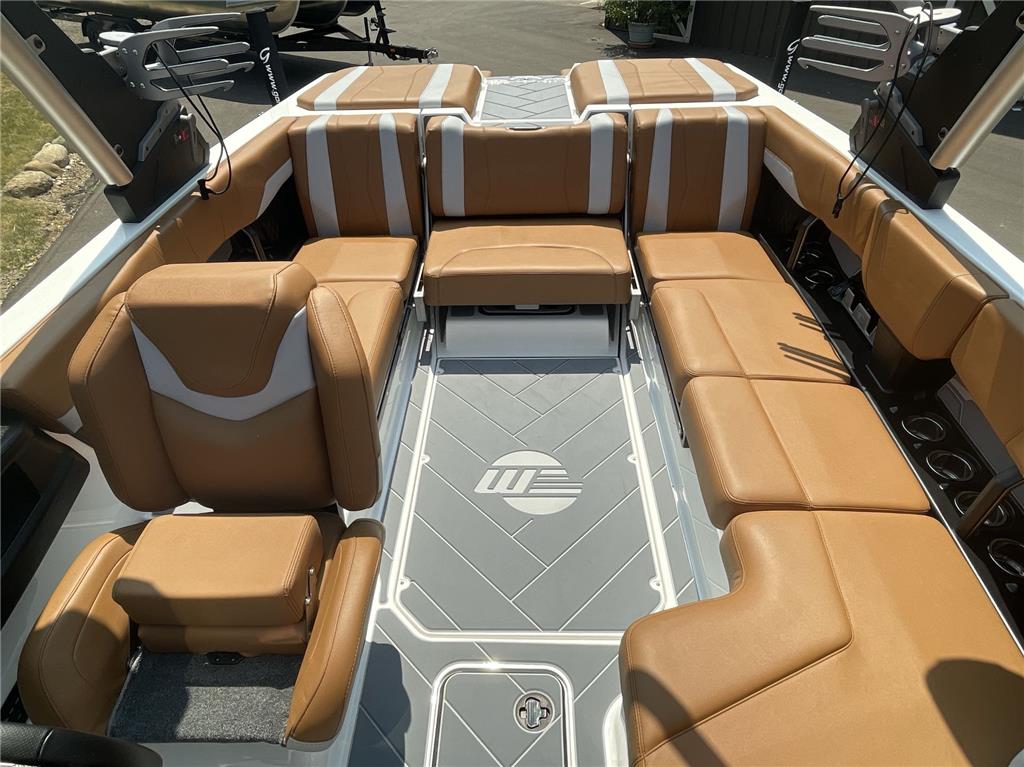 2023 Malibu 22 LSV
