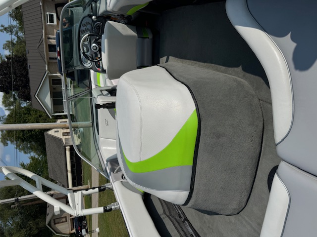 Sport Nautique 216