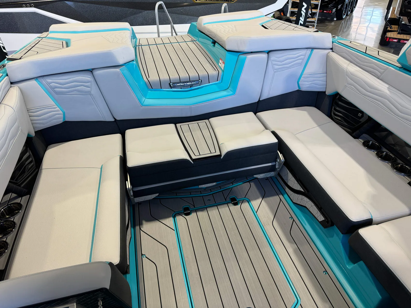2025 Nautique G23