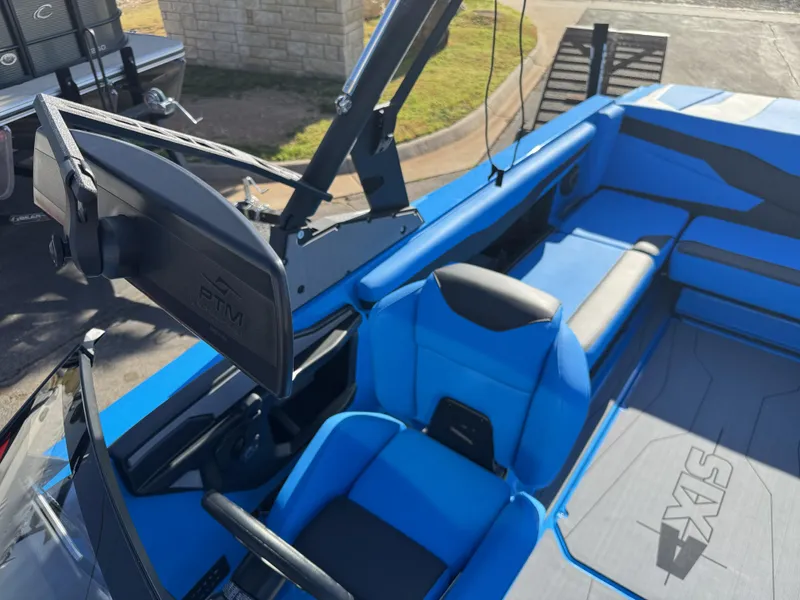2025 Axis T235