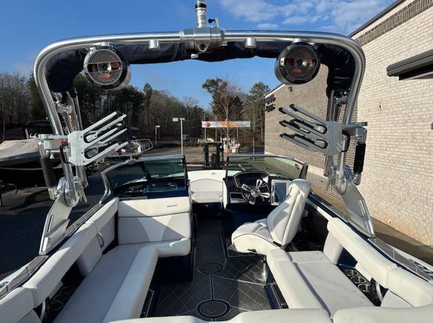 2018 MasterCraft XT22